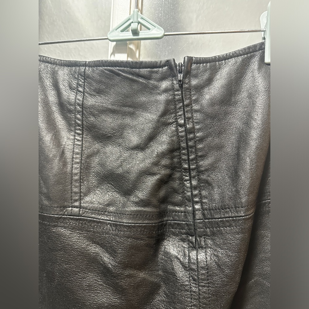 ASOS DESIGN leather-look mini skirt Size 2 - Picture 5 of 5